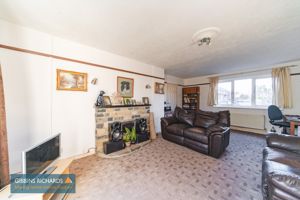 Sitting room- click for photo gallery